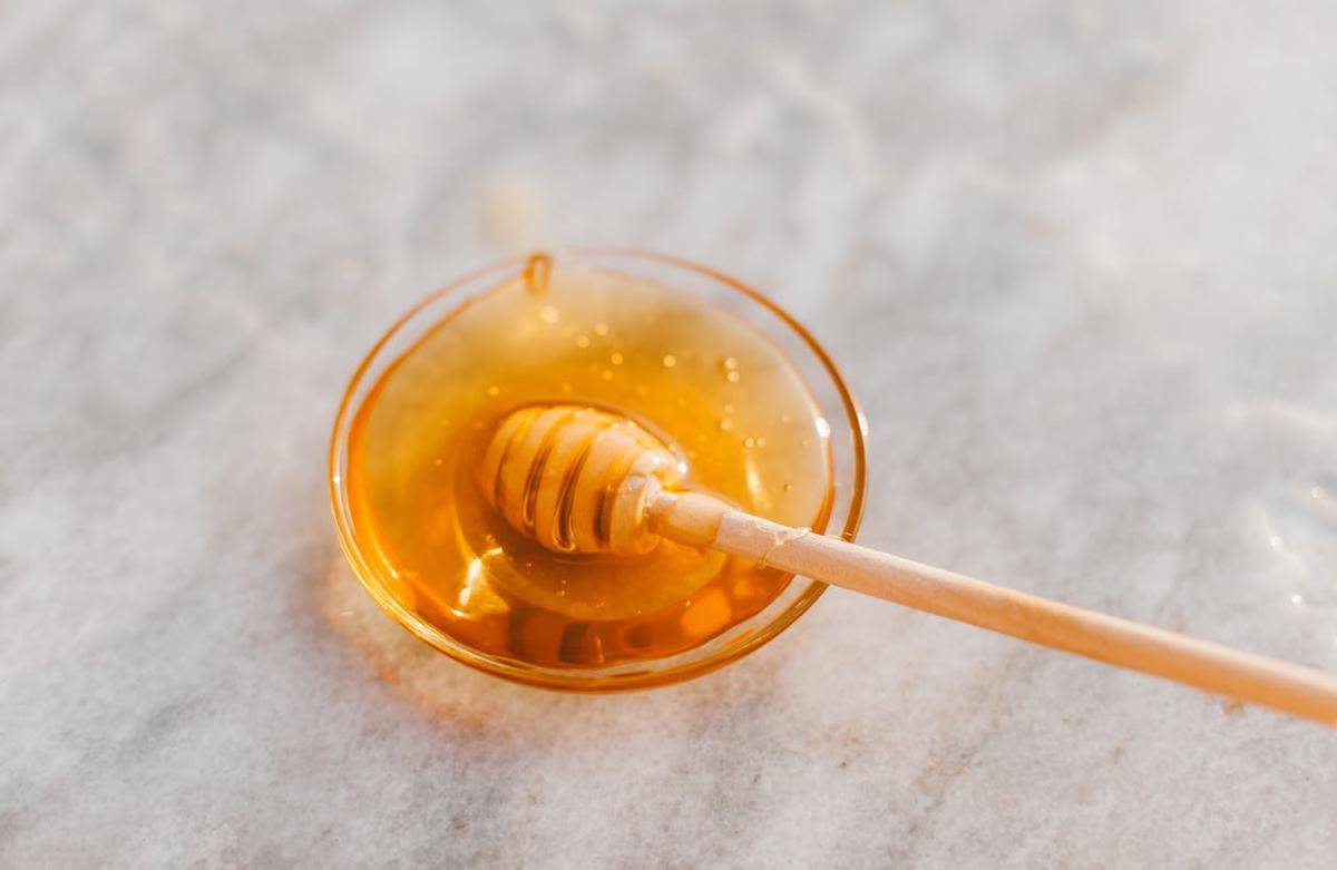 Madu (pexels.com/ROMAN ODINTSOV)