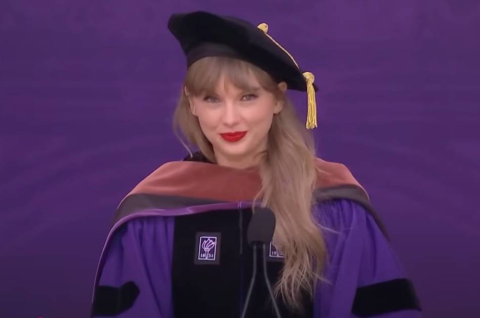 Taylor Swift dalam pidato NYU's 2022