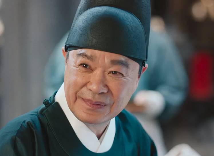 still cut drama Korea Bon Appétit, Your Majesty (youtube.com/@tvNDRAMA_official)