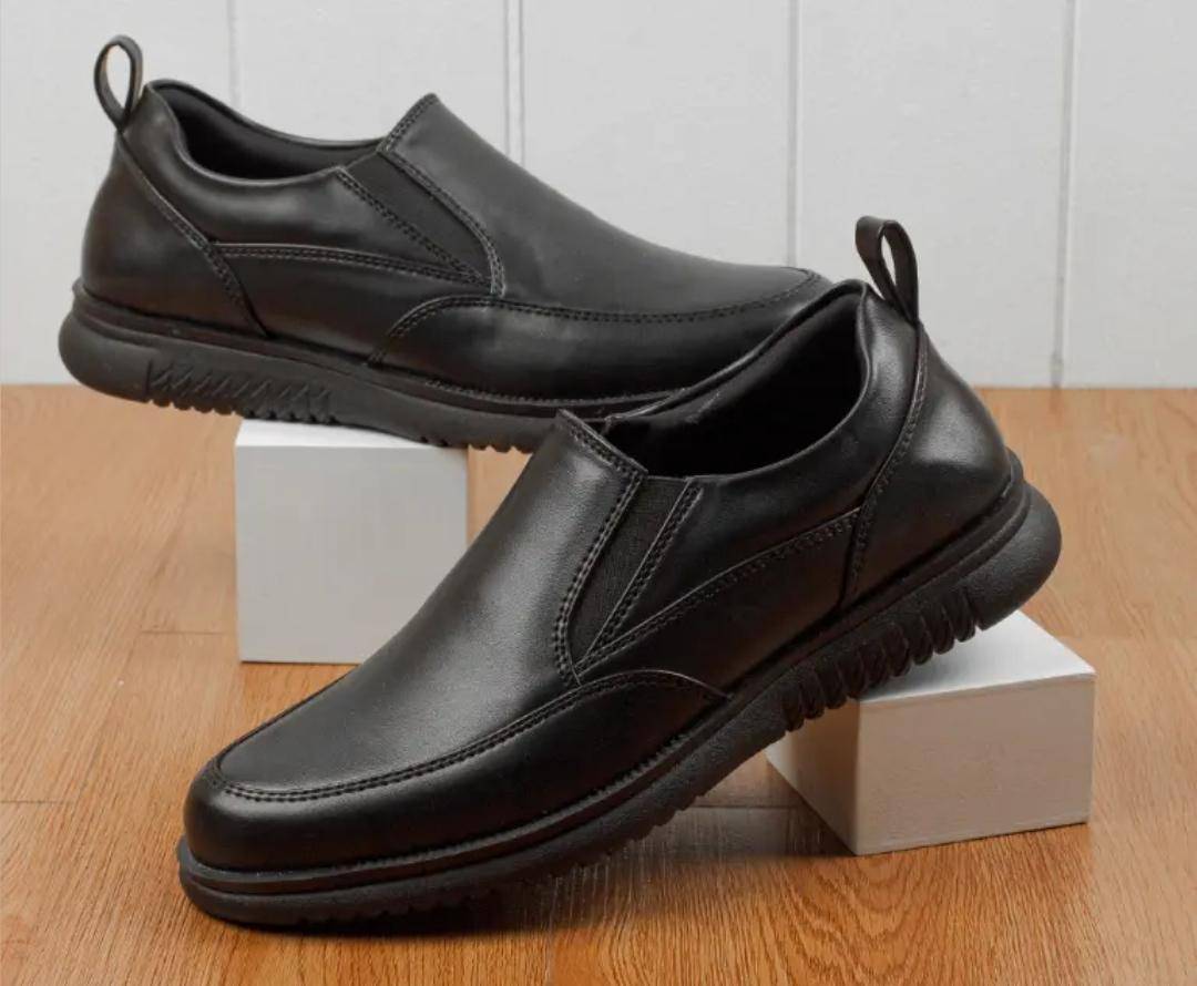 ARF Smith Full Black (shop-id.tokopedia.com/AFR Footwear)