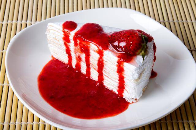 ilustrasi mille crepe cake 
