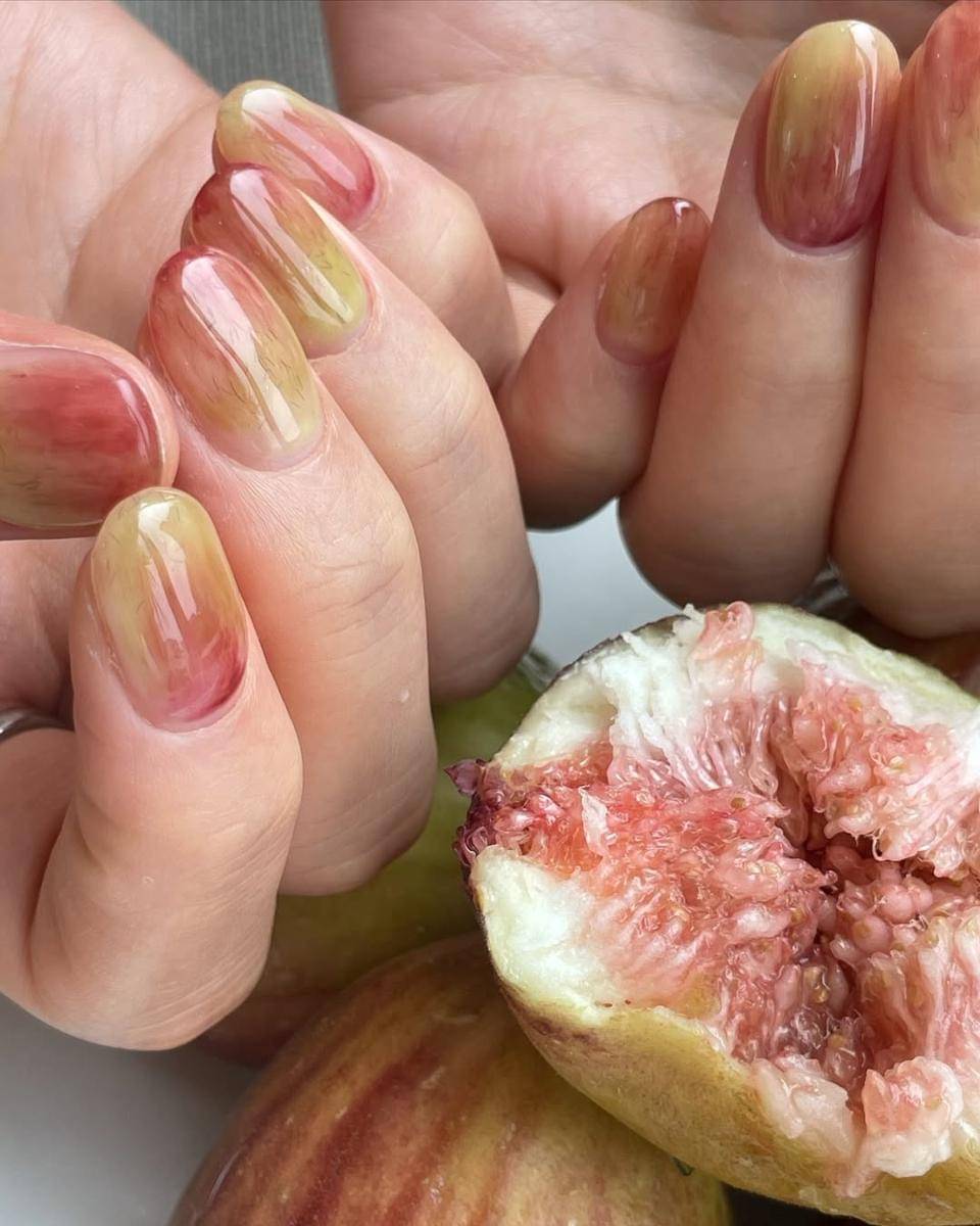 Fruit Peel Manicure (instagram.com/nail.nuha)