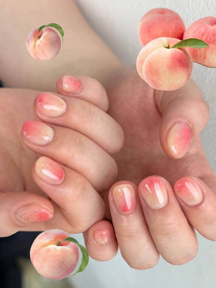 Fruit Peel Manicure (instagram.com/nail.nuha)
