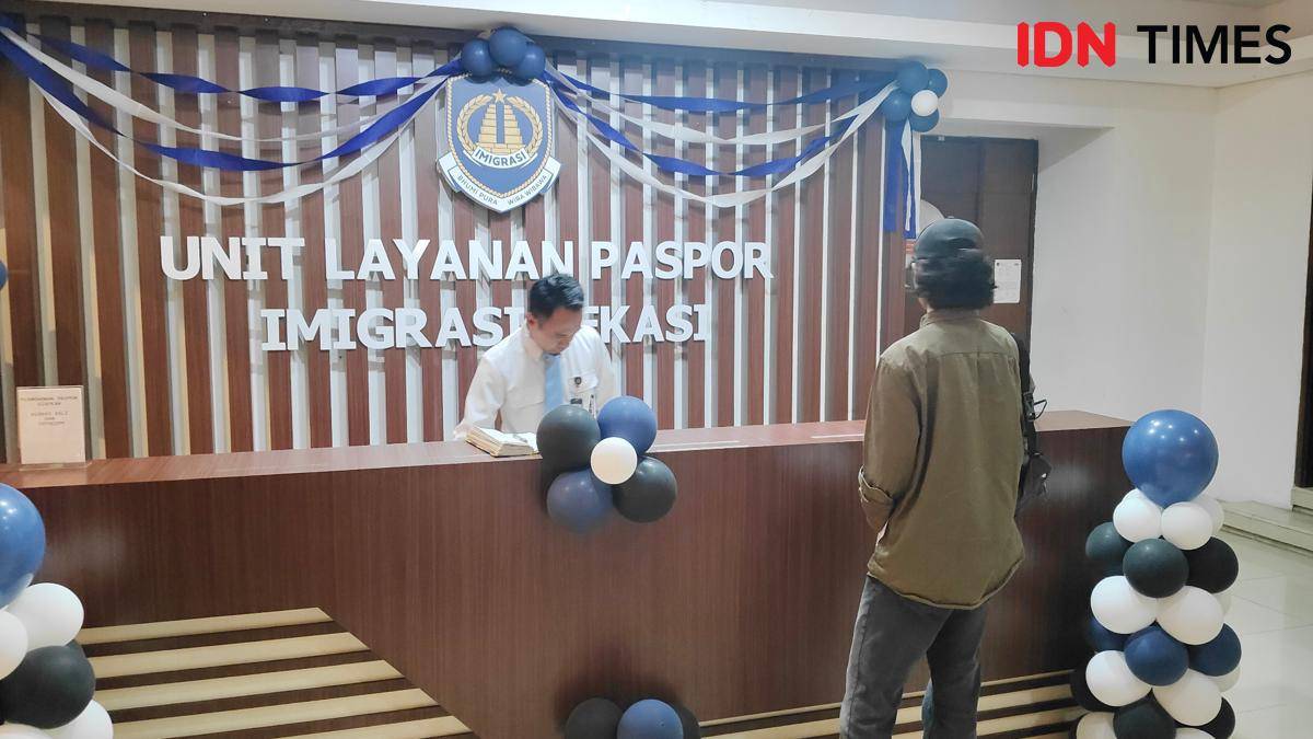 UPL Imigrasi Bekasi di Plasa Cibubur. (IDN Times/Imam Faishal) 