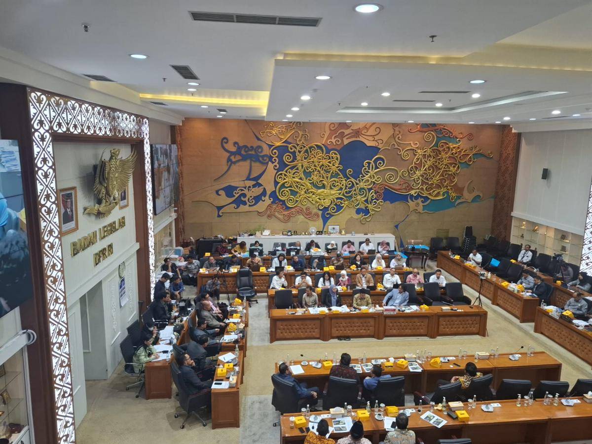 Baleg DPR RI gelar rapat kerja evaluasi prolegnas. (IDN Times/Amir Faisol)