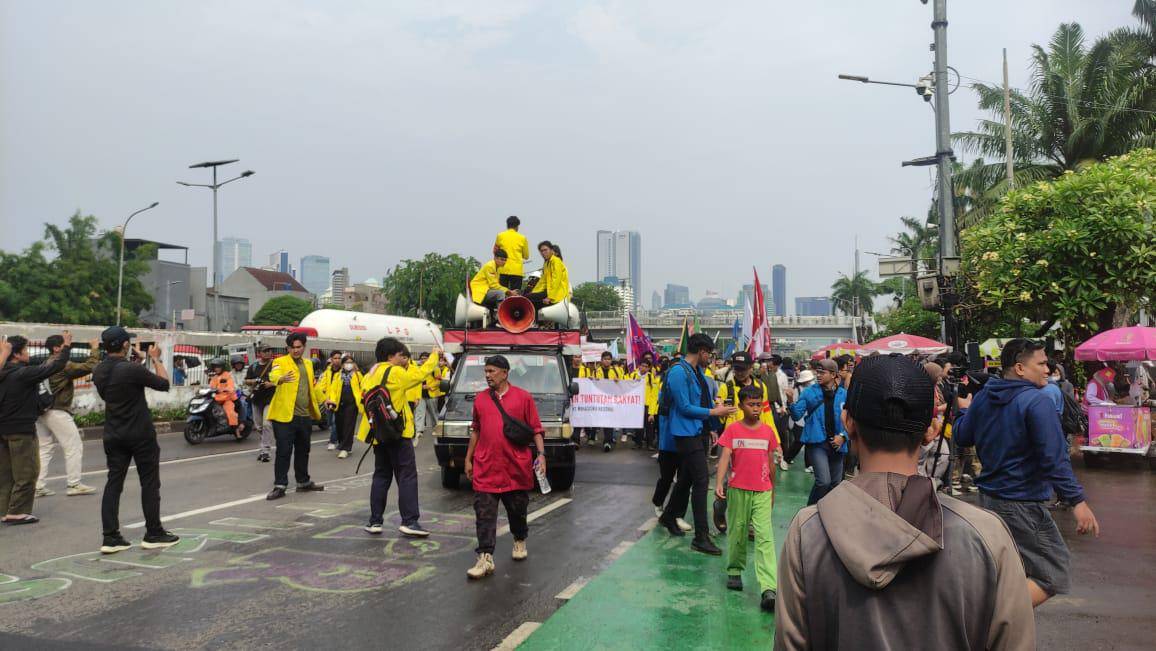 Demo BEM UI di gedung DPR RI