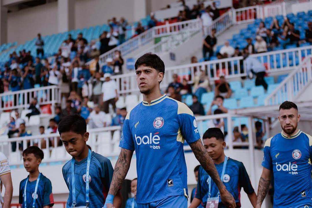 Provação não derruba, fortalece. Aceite, resista e vença. Ayo @aremafcofficial 🦁💙.jpg