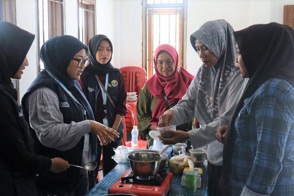 Mahasiswa Itera Mengajarkan Inovasi Pangan Fungsional Berbasis Daun Kelor Kepada Kader Posyandu Desa Banjar Agung untuk Mencegah Stunting (Dok.Itera)