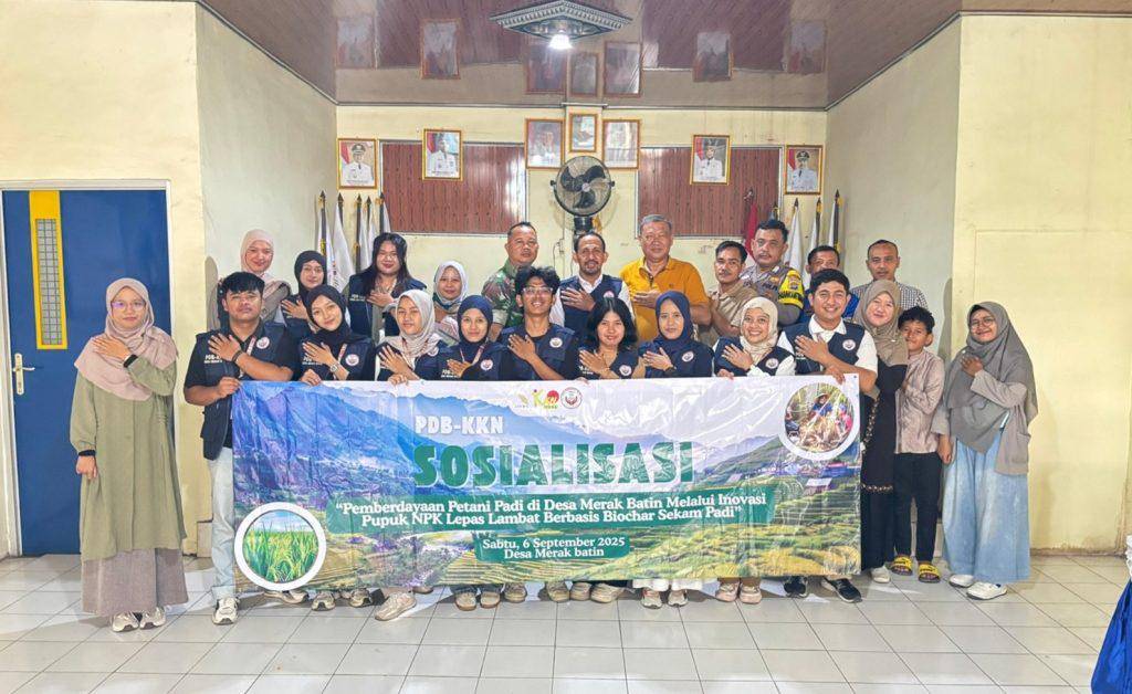 Tim Dosen PKM Itera Bersama 12 Mahasiswa KKN Perkenalkan Inovasi Pupuk Ramah Lingkungan Kepada Petani di Desa Merak Batin, Kec. Natar, Kabupaten Lampung Selatan (Dok. Itera)