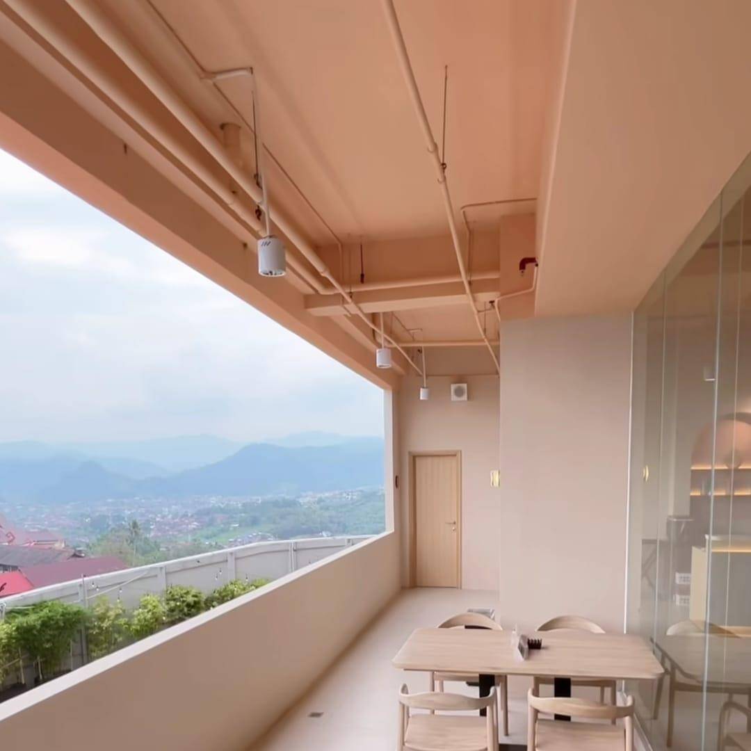 Lima Kitchen and View Hotel Golden Tulip Lampung (instagram/limakitchenandview)