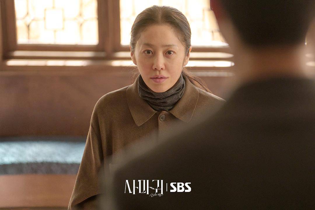 still cut drama Queen Mantis. (instagram.com/sbsdrama.official)