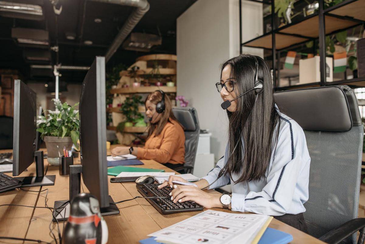 ilustrasi customer service