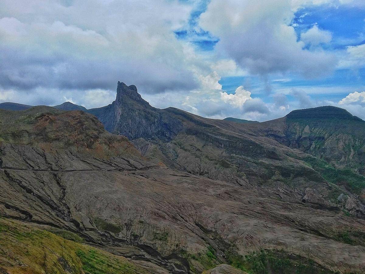 potret gunung api strato (Gunung Kelud) (commons.wikimedia.org/Lutfi adn)
