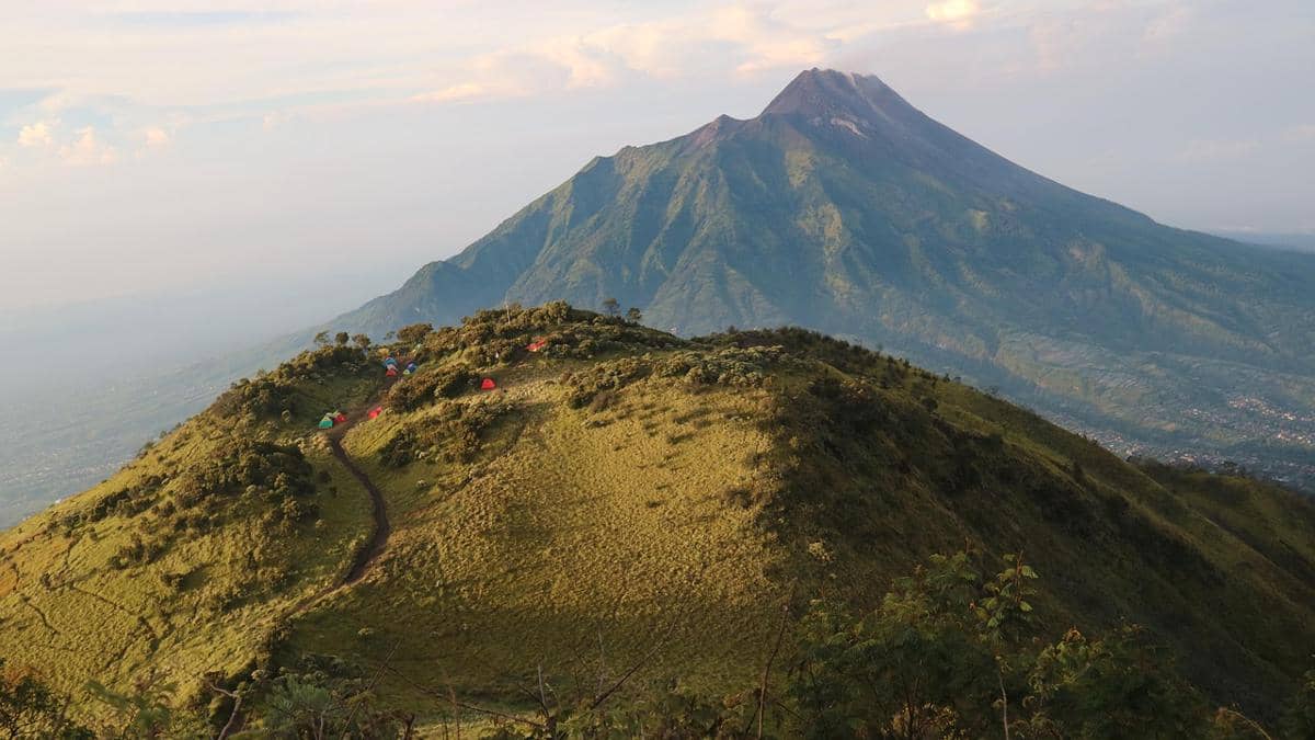 potret Gunung Merbabu, Indonesia (pixabay.com/u_laliumu4xx)