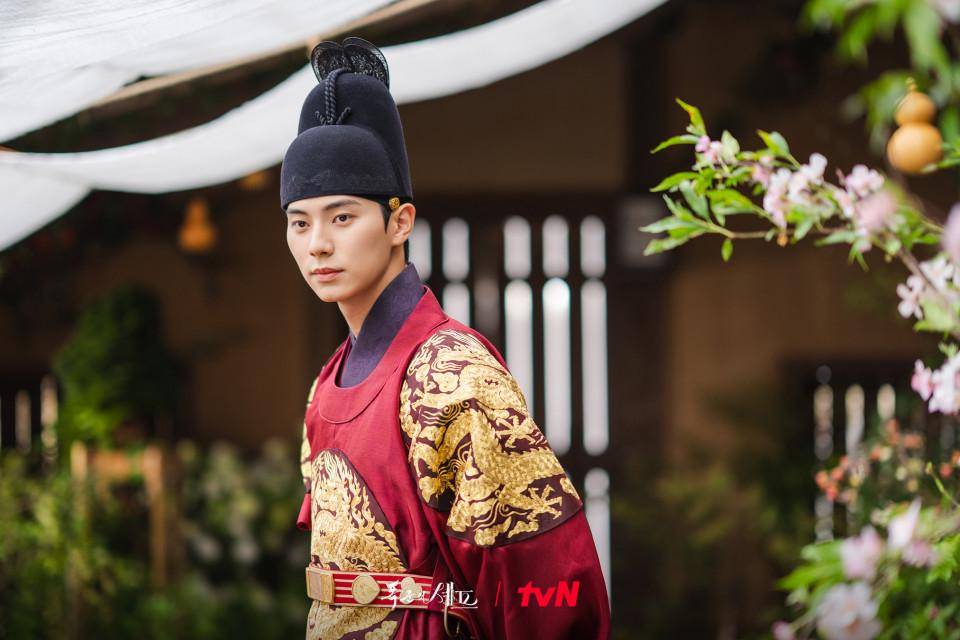 cuplikan drakor Bon Appetit, Your Majesty