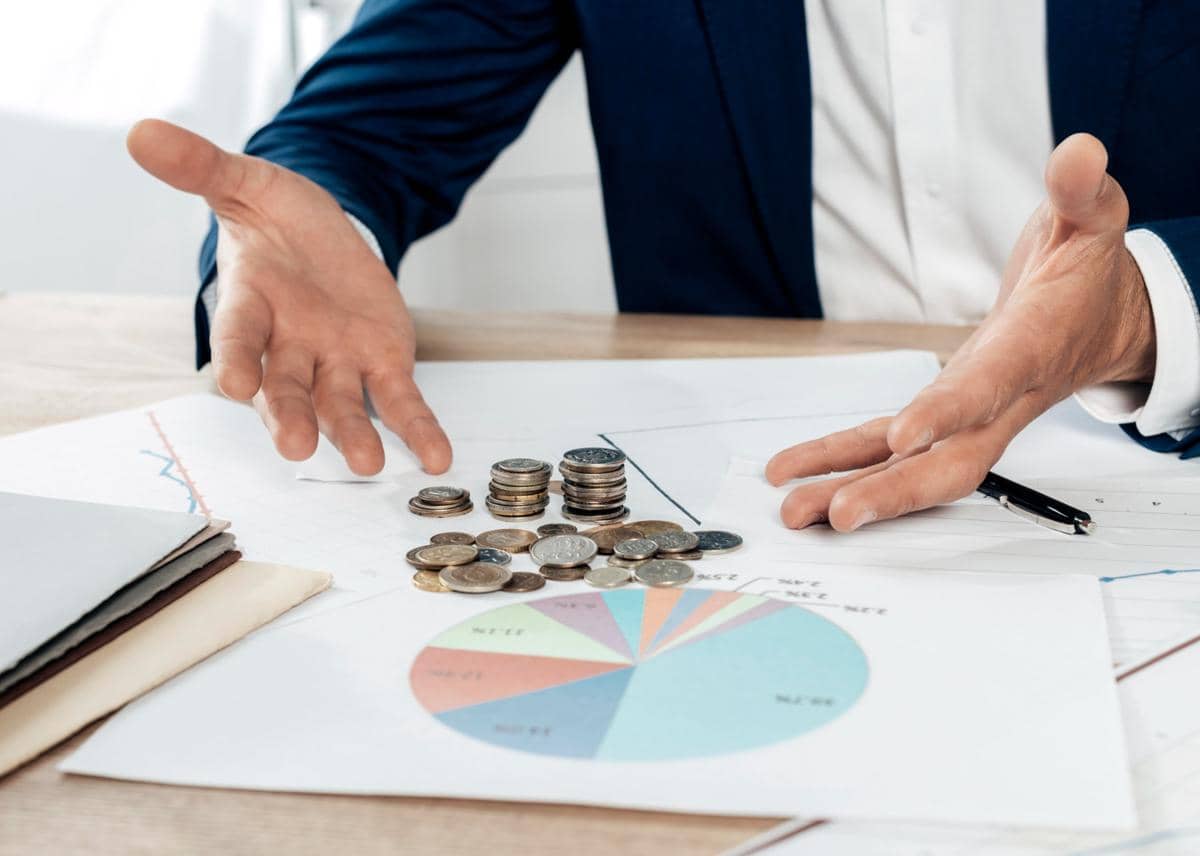 ilustrasi melakukan investasi untuk hadapi inflasi