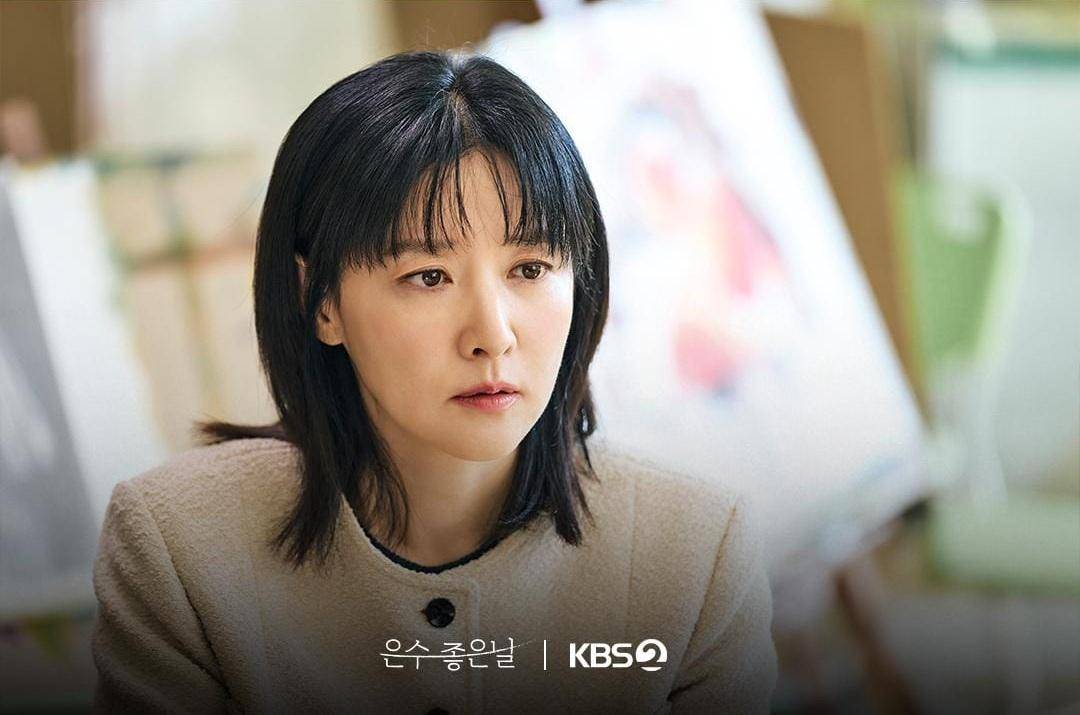 Lee Young Ae di drama Walking on Thin Ice (instagram.com/kbsdrama)