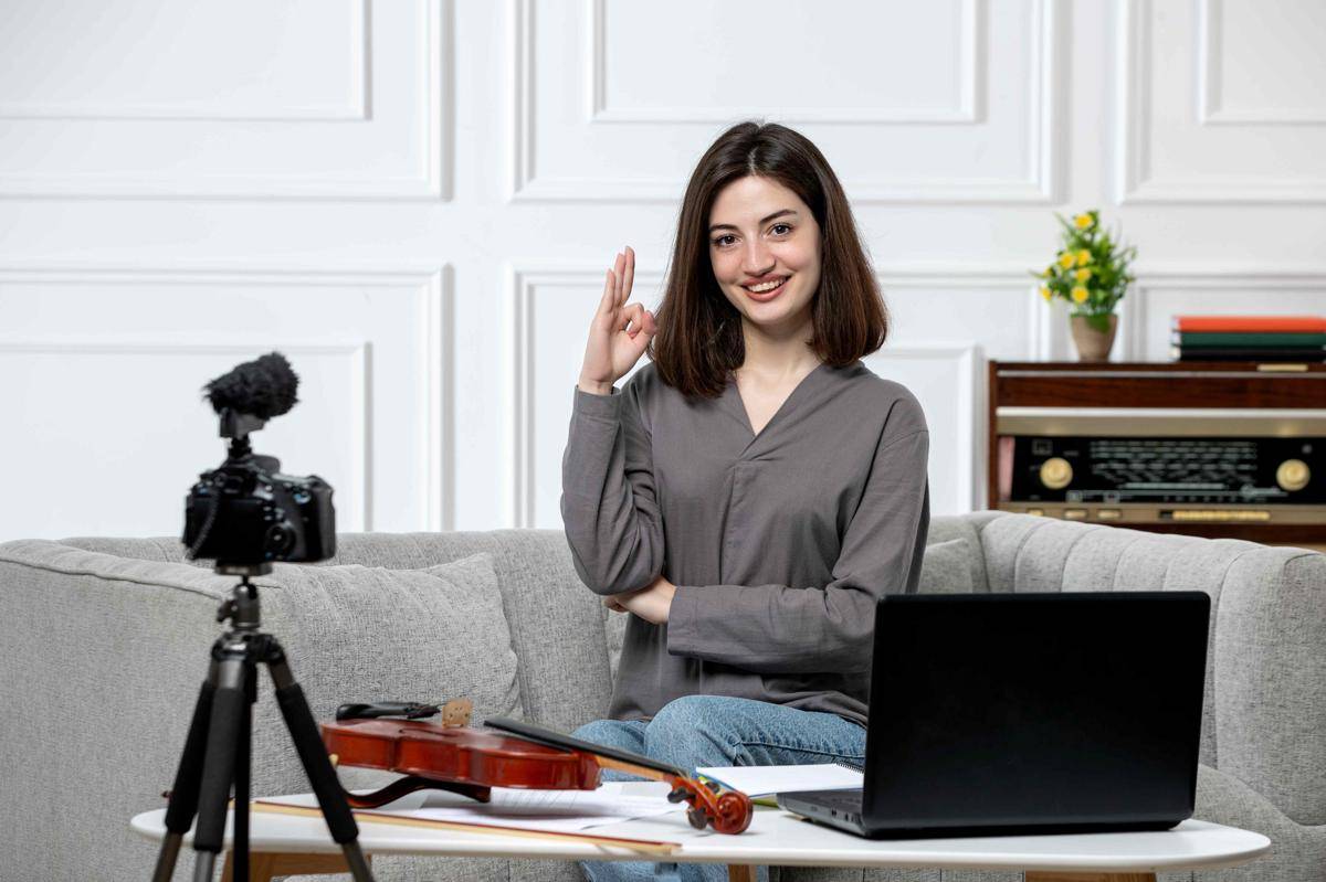 ilustrasi membangun personal branding di media sosial (freepik.com/KamranAydinov)