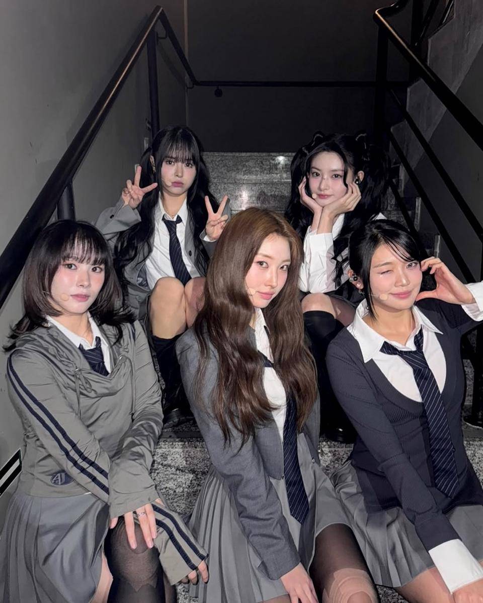 Girl group EVERGLOW