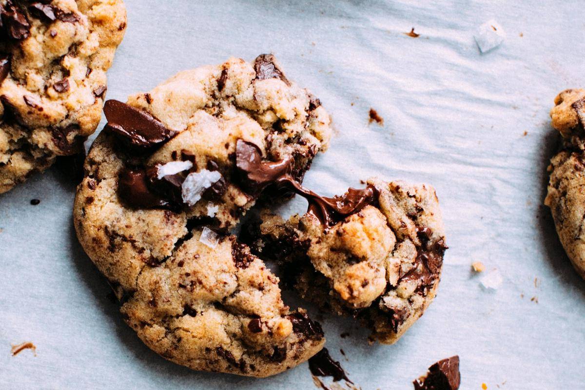 ilustrasi biskuit chocholate (unsplash.com/Food Photographer | Jennifer Pallian)