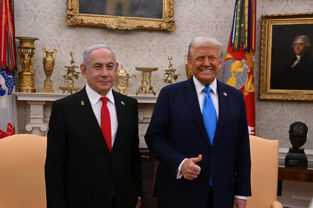 Presiden Amerika Serikat Donald Trump (kanan) bertemu dengan Perdana Menteri Israel Benjamin Netanyahu di Gedung Putih pada 4 Februari 2025. (x.com/Prime Minister of Israel)