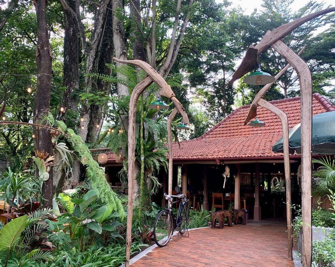 ilustrasi pemandangan di Eco Art Park Sentul