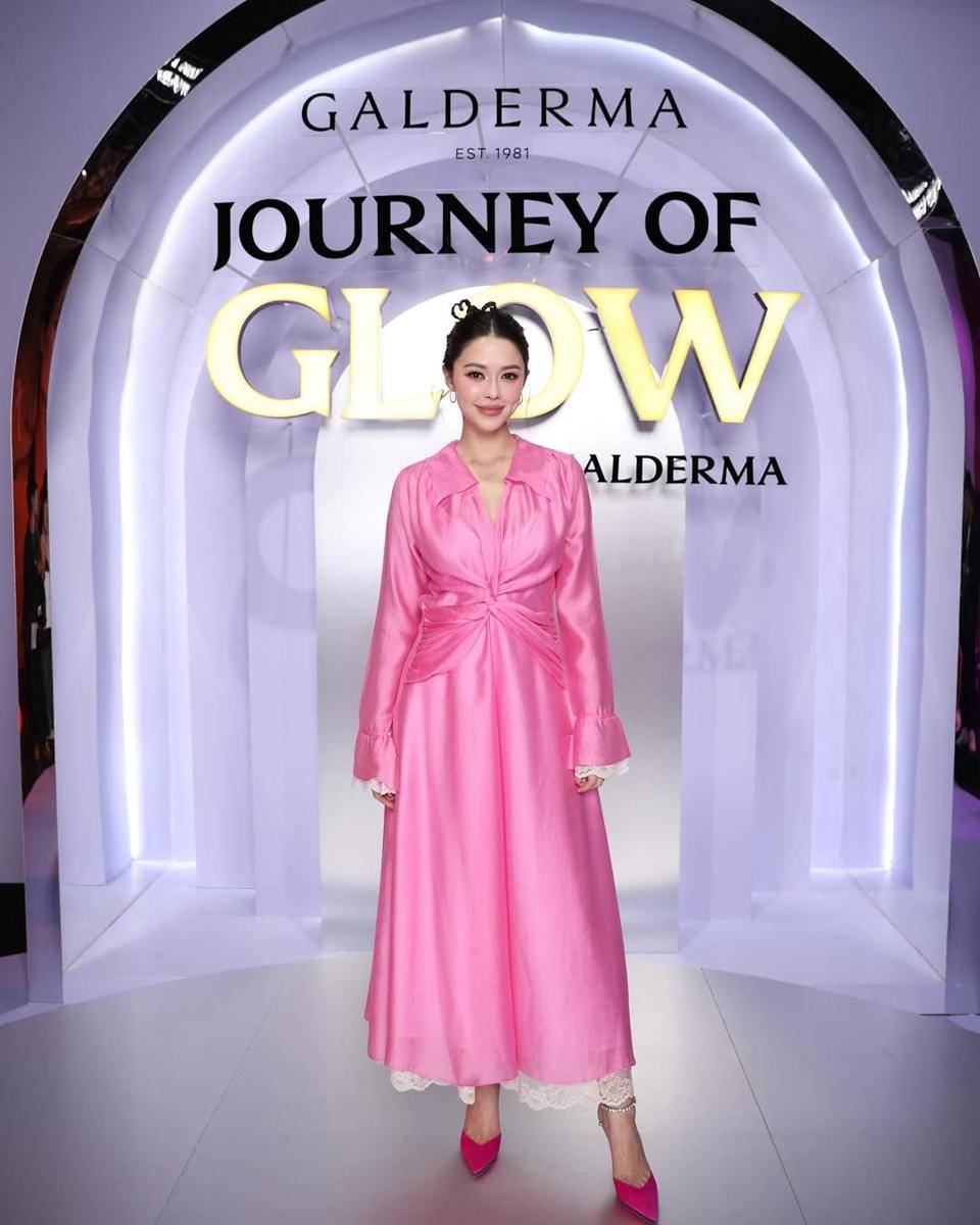 potret ide dress feminin bergaya elegan ala Patricia Good 