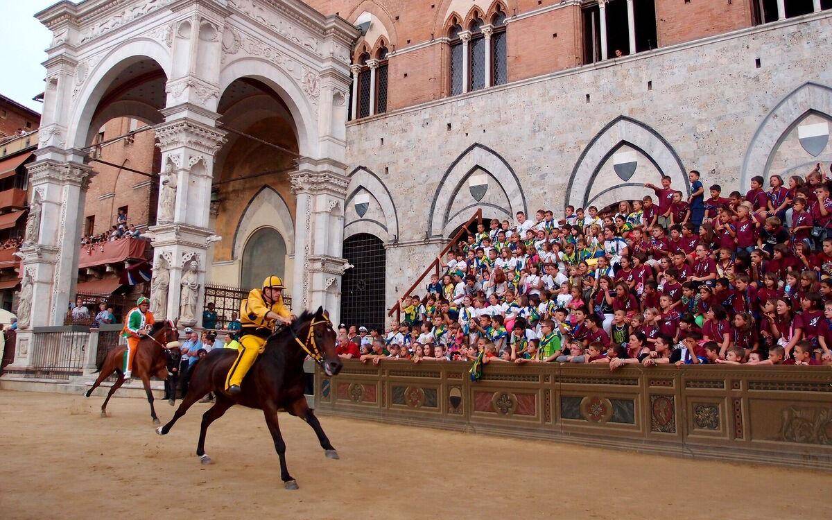 potret balap kuda Palio, Siena