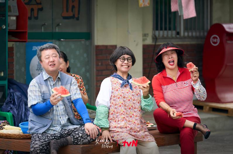 Park Soo Young, Kang Ae Shim, dan Jung Young Joo di drama Love, Take Two (Dok. tvN/Love, Take Two)