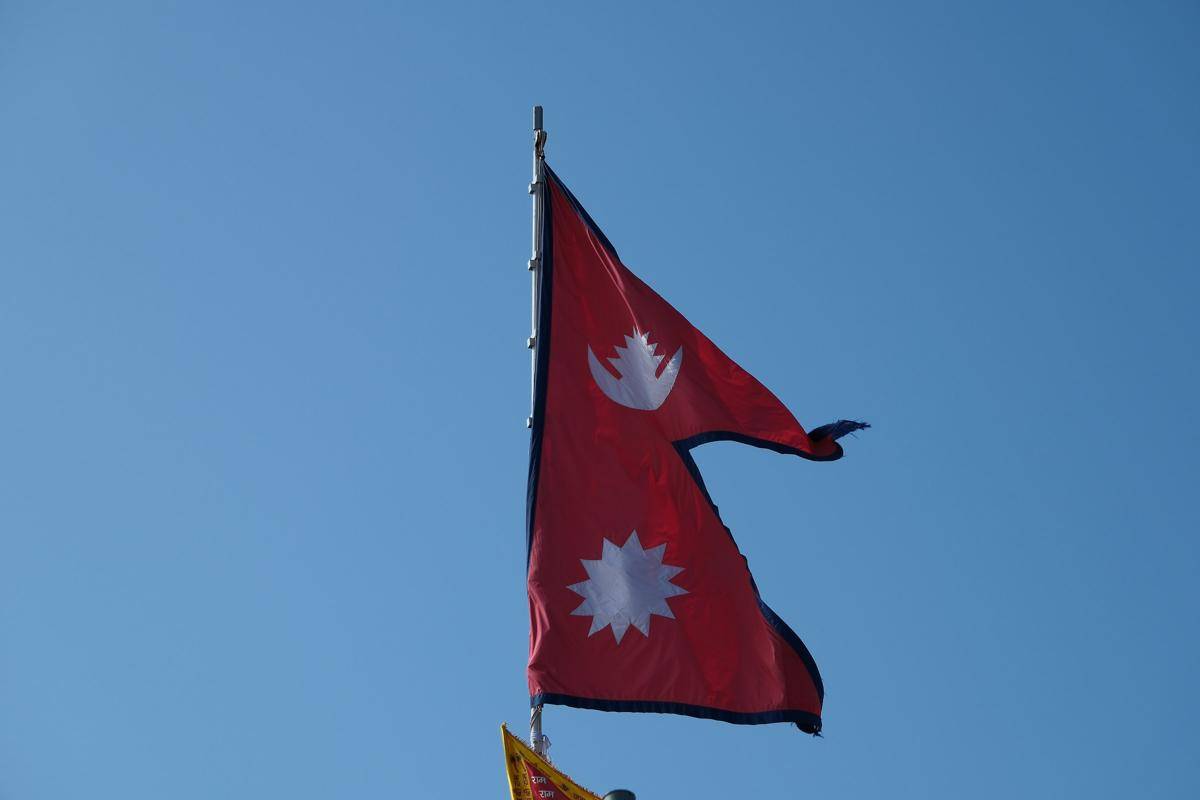 bendera Nepal. (unsplash.com/Walter Coppola)