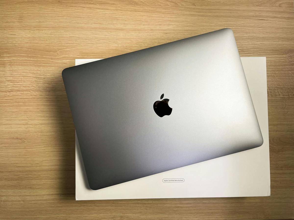 ilustrasi MacBook 