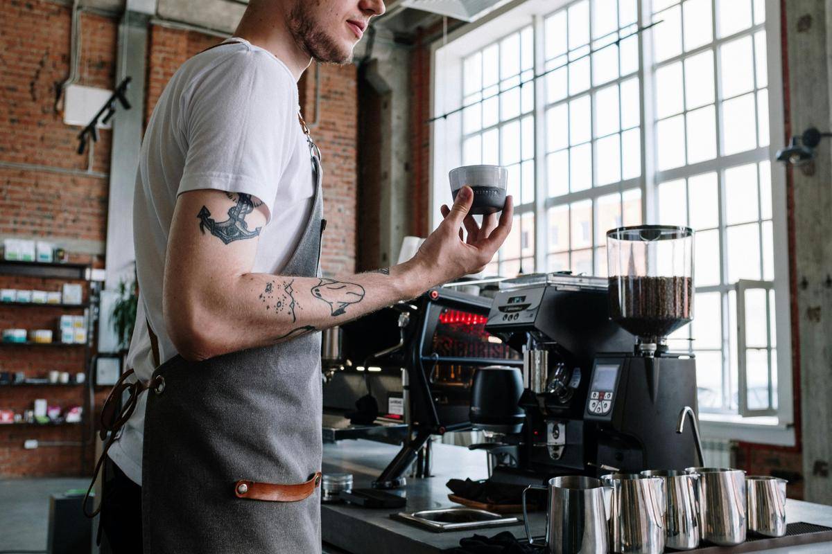 ilustrasi coffee shop (pexels.com/cottonbro studio)