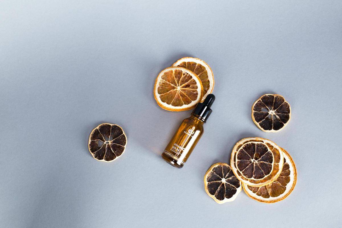 ilustrasi lip serum (pexels.com/Elena Druzhinina)