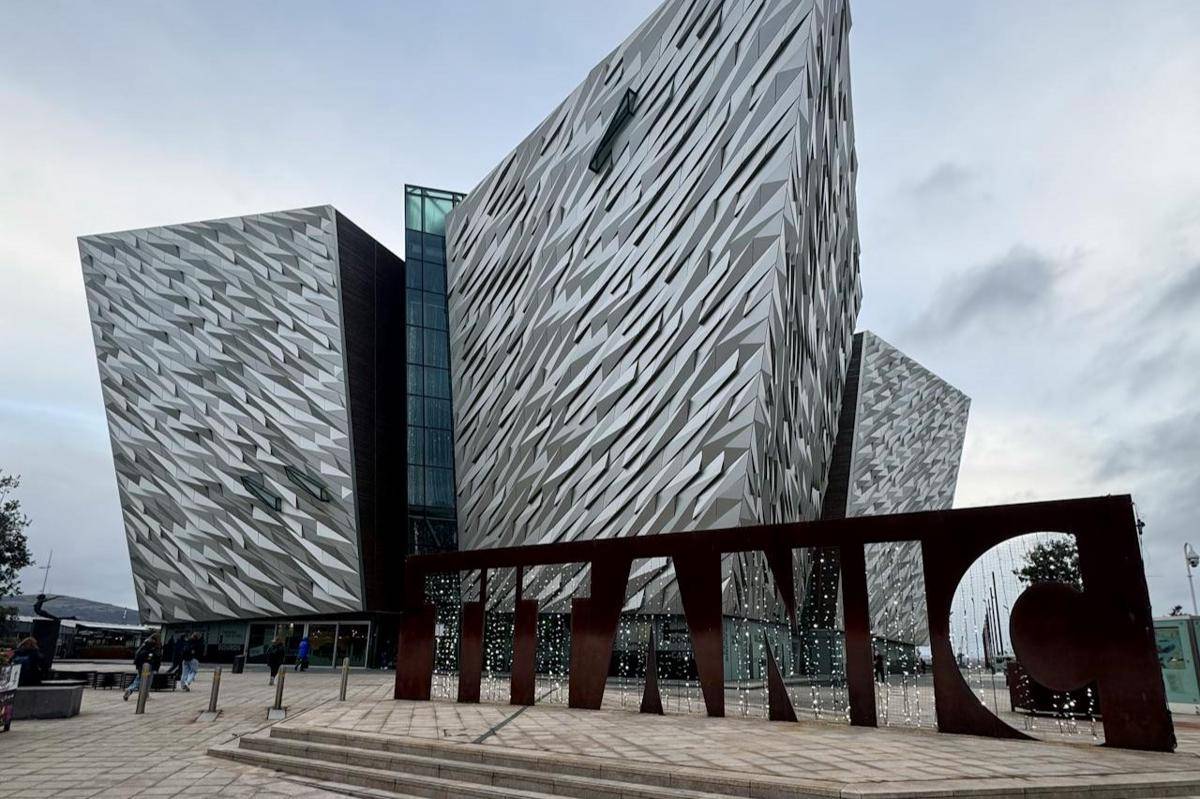 Momen terakhir kapal Titanic di Museum Belfast. (pexels.com/Ivan Como)
