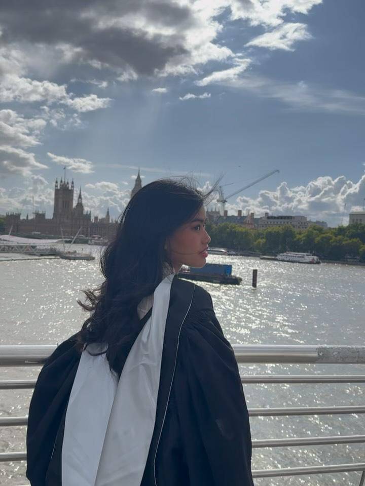 potret Namira Adzani wisuda S2