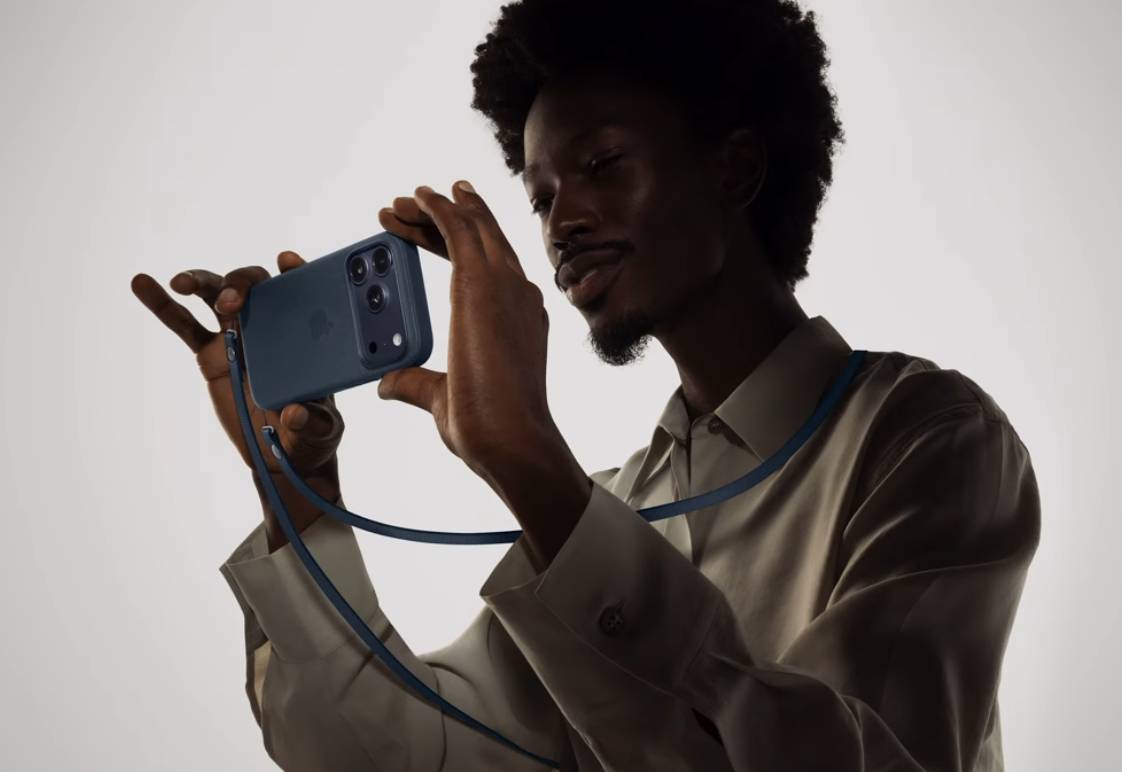 potret Crossbody Strap rilisan Apple 