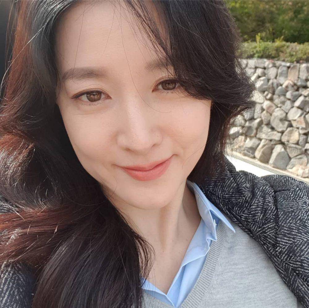 Lee Young Ae (instagram.com/leeyoungae0824)