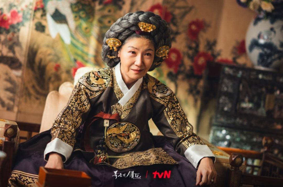 Cuplikan drakor Bon Appétit, Your Majesty