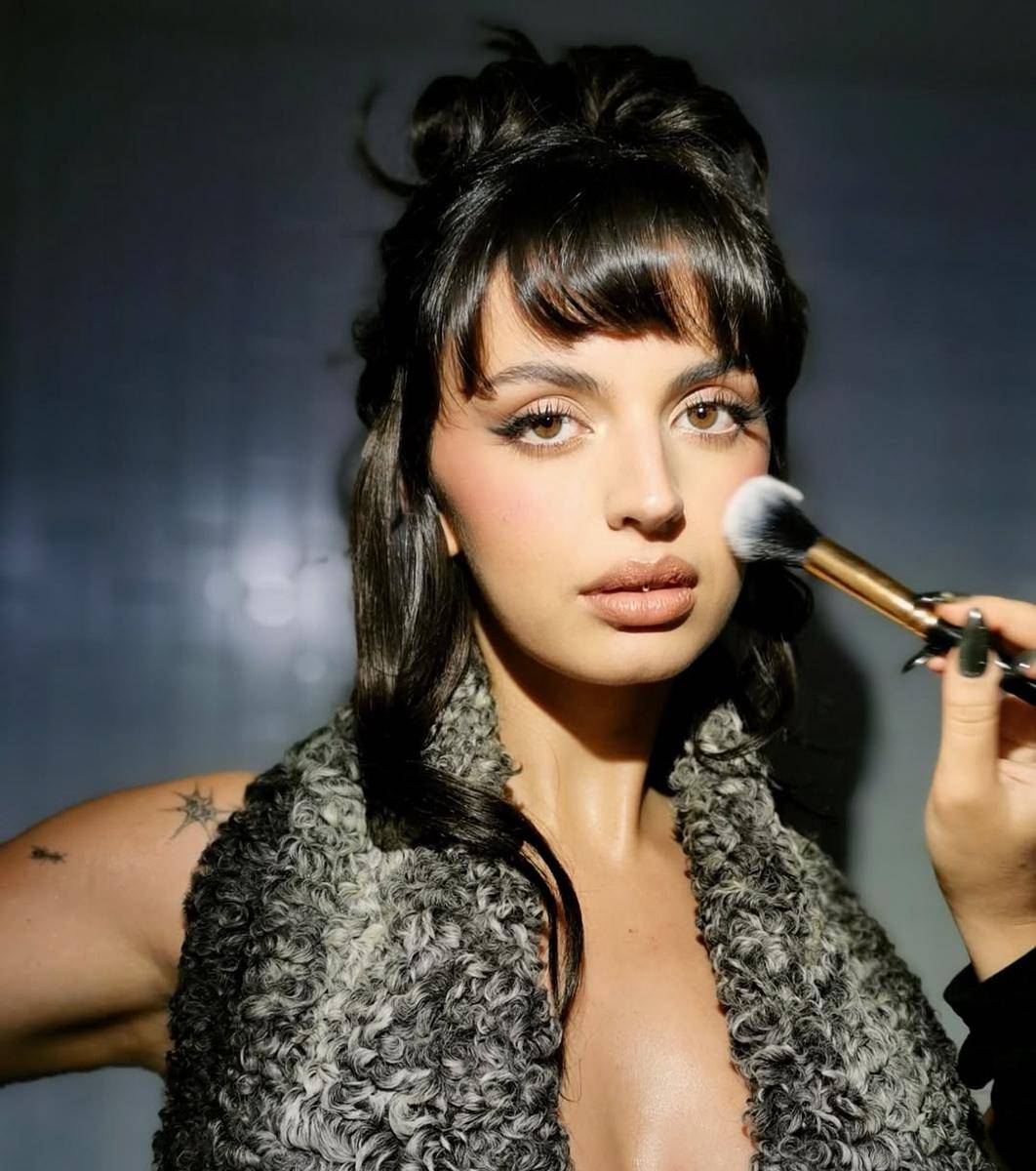 Insprasi makeup look MTV VMA 2025 - Rebecca Black (instagram.com/msrebeccablack)