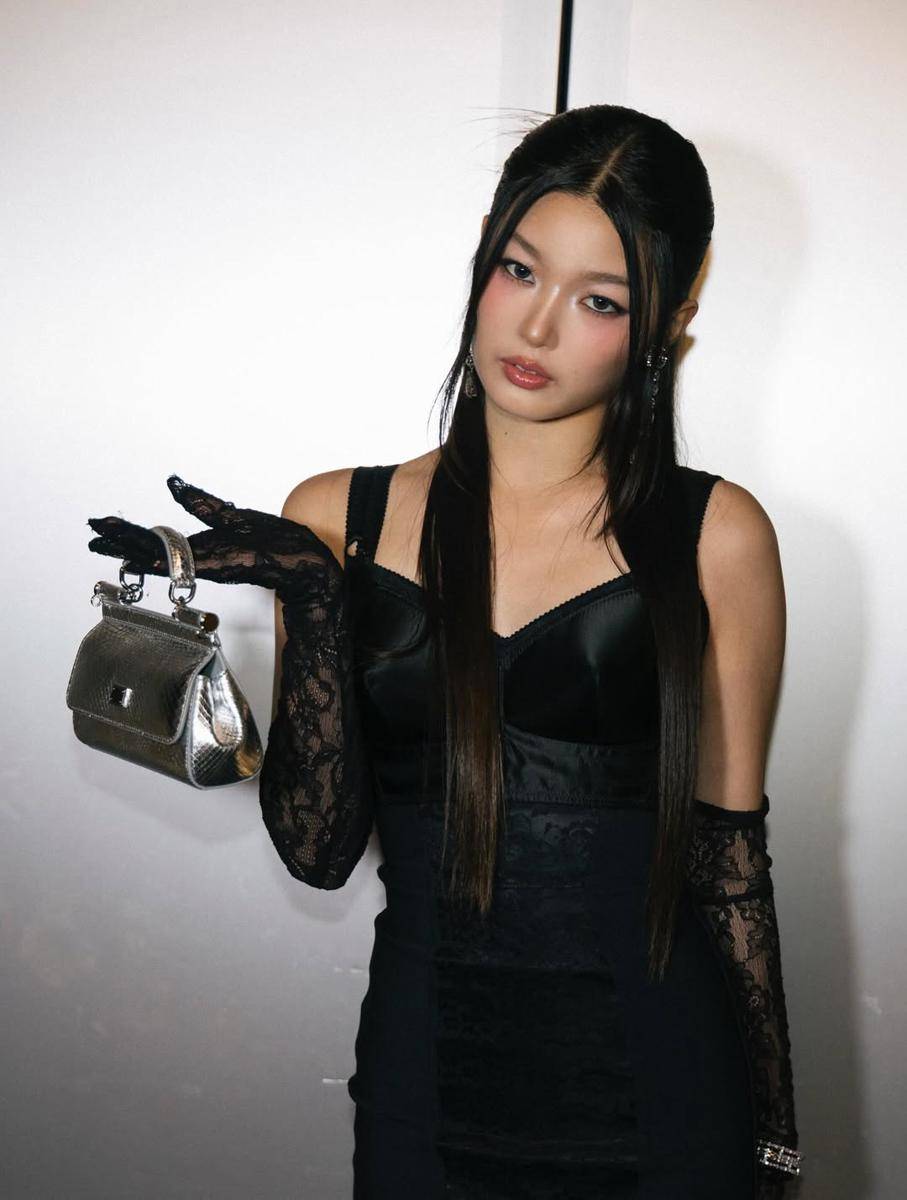 Inspirasi makeup look MTV VMA 2025 - Yoonchae Katseye (instagram.com/y0on_cha3)