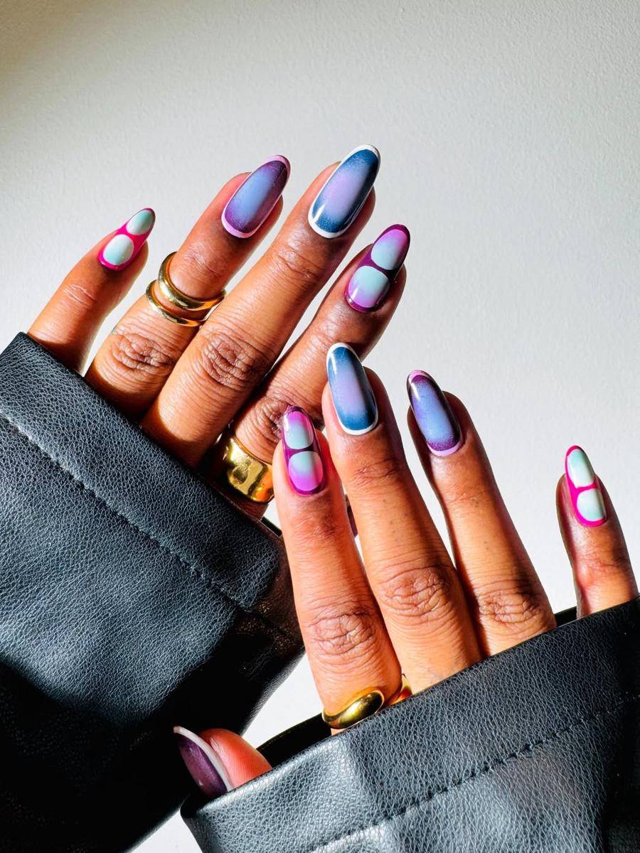 Framed nail art (instagram.com/brushedbyb_)