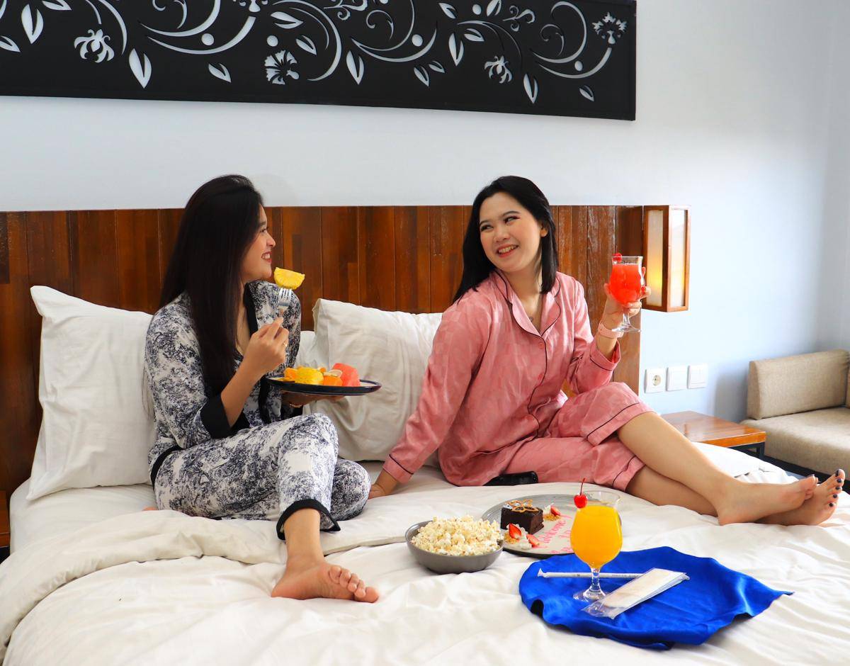 Menginap di hotel