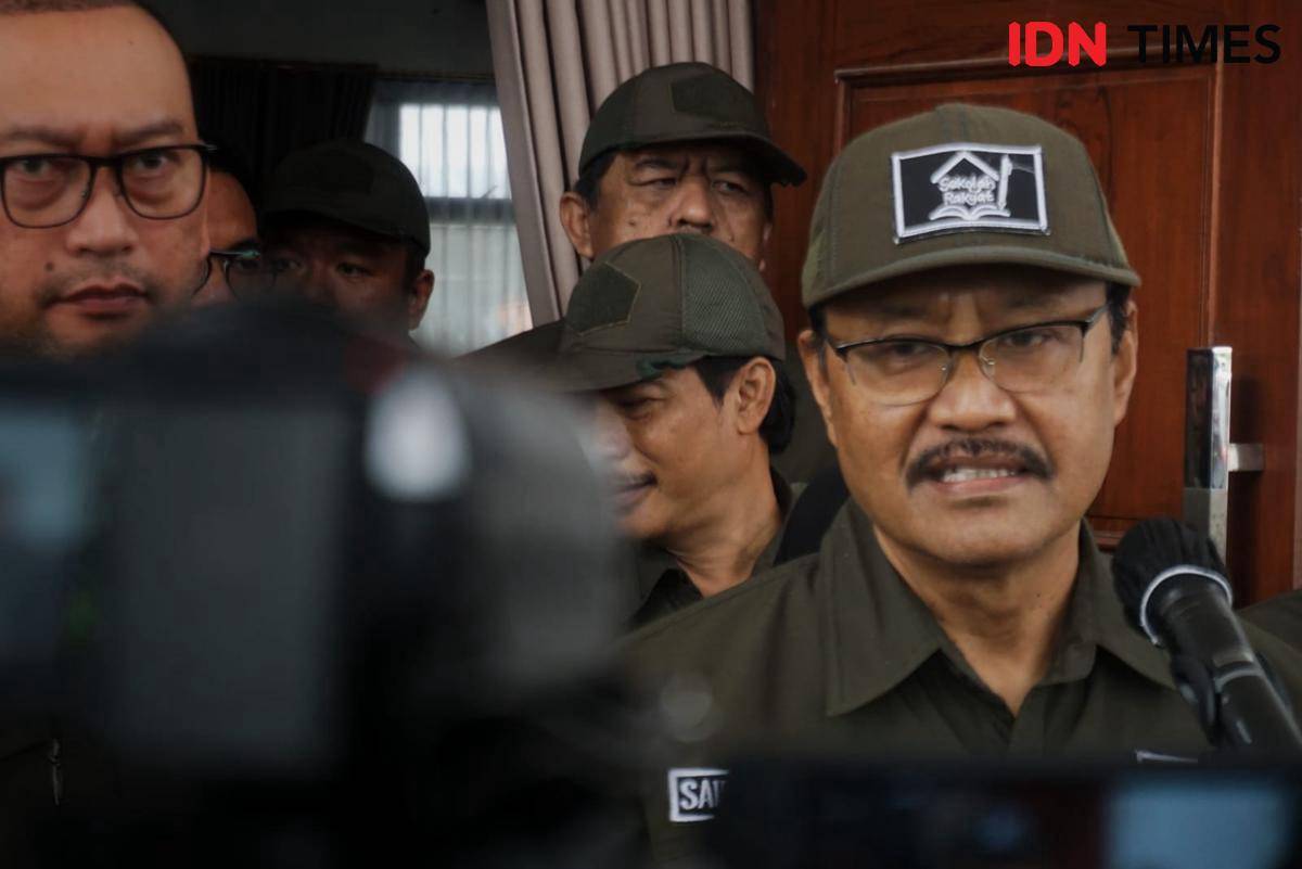 Menteri Sosial RI, Saifullah Yusuf alias Gus Ipul menjamin terpenuhinya hak-hak bagi wali asuh dan wali asrama program Sekolah Rakyat (SR).