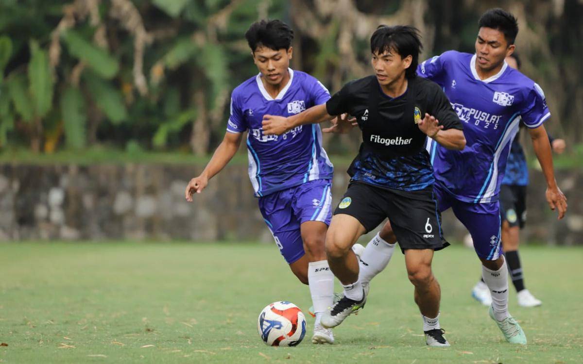 PSIM Jogja menggelar uji tanding melawan Beta Jaya, pada Selasa (9/9/2025) di Lapangan Yogyakarta Independent School (YIS).