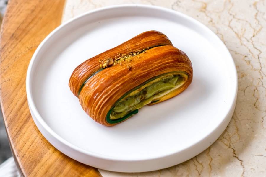 Potret menu Pistachio Pain Suisse di Fas.a Fas Bakery and Cafe Bali