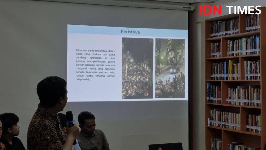 Koordinator Komisi untuk Orang Hilang dan Korban Tindak Kekerasan, Dimas Bagus Arya di kantor KontraS. (IDN Times/Santi Dewi)