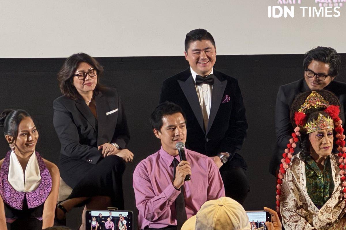 Para pemain dan kru film Perempuan Pembawa Sial pada Rabu (10/9/2025)