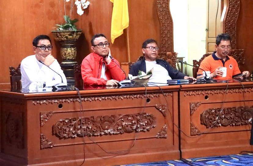 rapat darurat.jpg