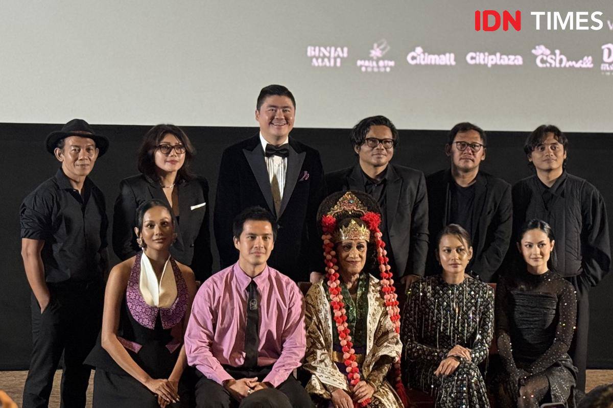 Para pemain dan kru film Perempuan Pembawa Sial pada Rabu (10/9/2025)