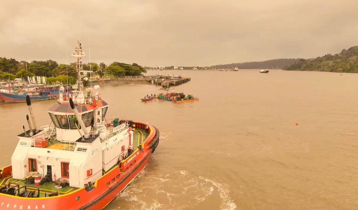 pln, kabel laut, pulau nusakambangan, nusakambangan, kelistrikan, listrik